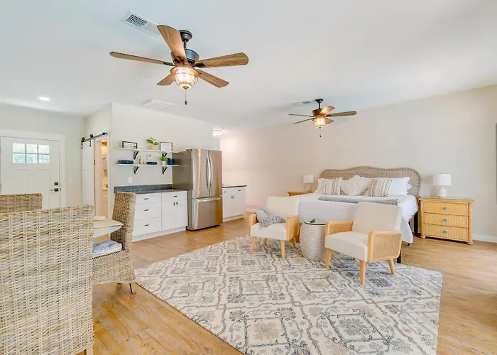 Cozy Ocala Retreat W/ Pool, Screened Lanai!