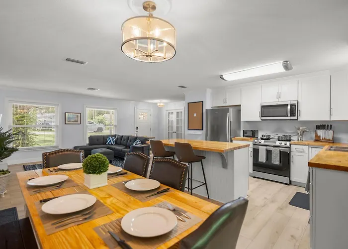 Cozy 4Br King Suite Home By Wec & Downtown!