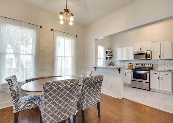 Charming 100-Year-Old Home < 1 Mi To Downtown